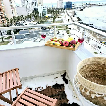 Center Beachfront Apartament