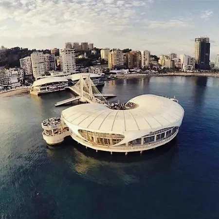 Center Beachfront Apartament