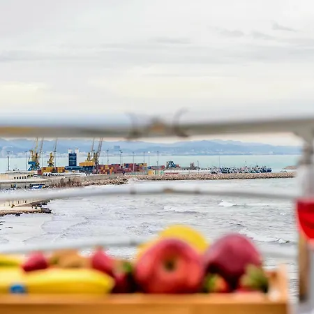Apartment Center Beachfront Durres