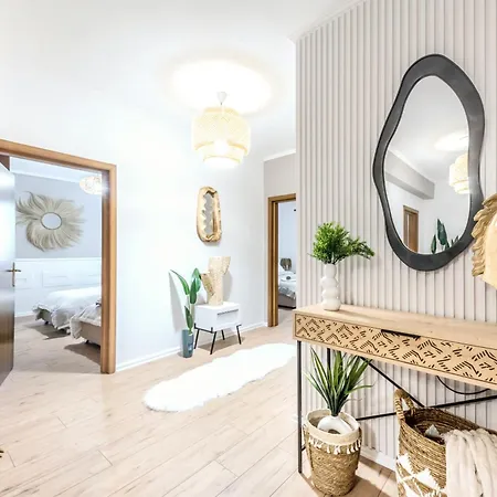 Center Beachfront Apartment