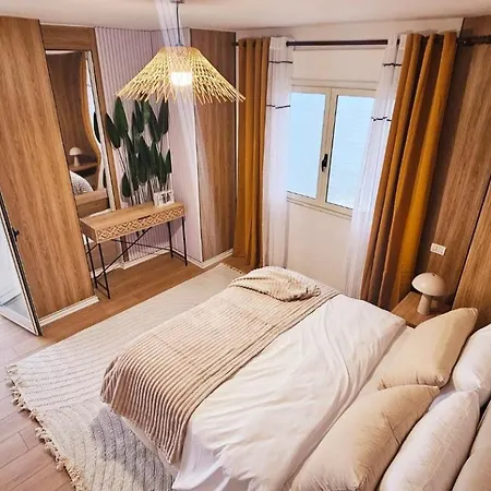 Apartment Center Beachfront *